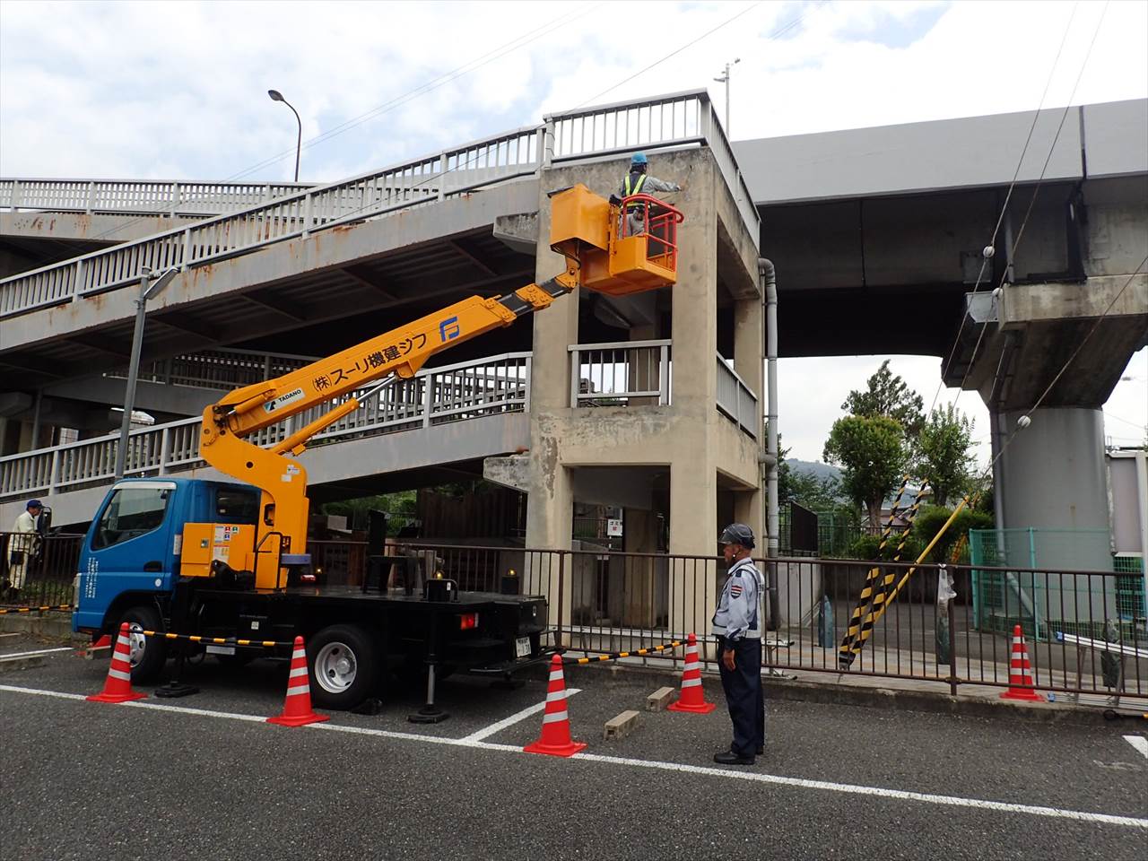 歩道橋点検